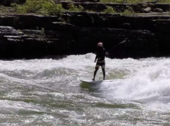 SUP river surfing lunch counter